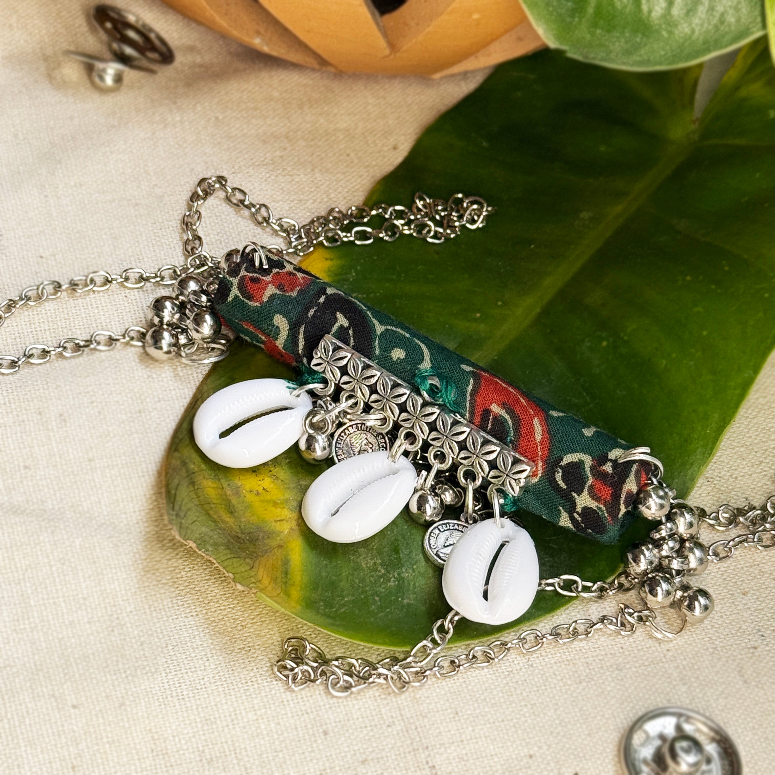 Nakhraali Chain