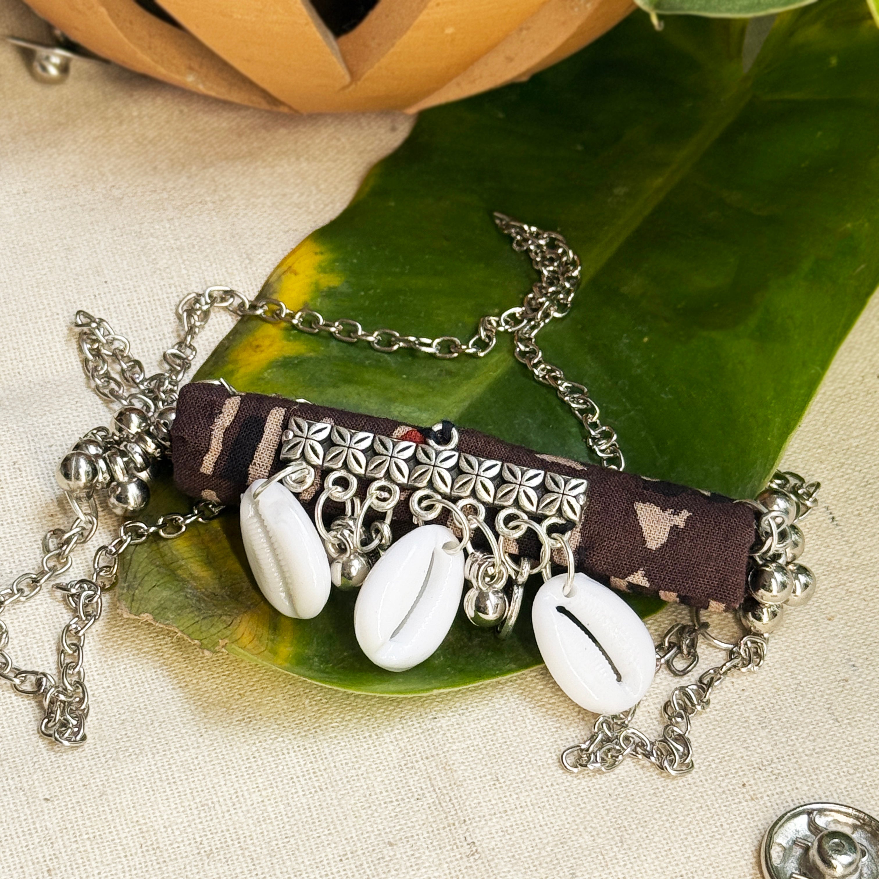 Nakhraali Chain